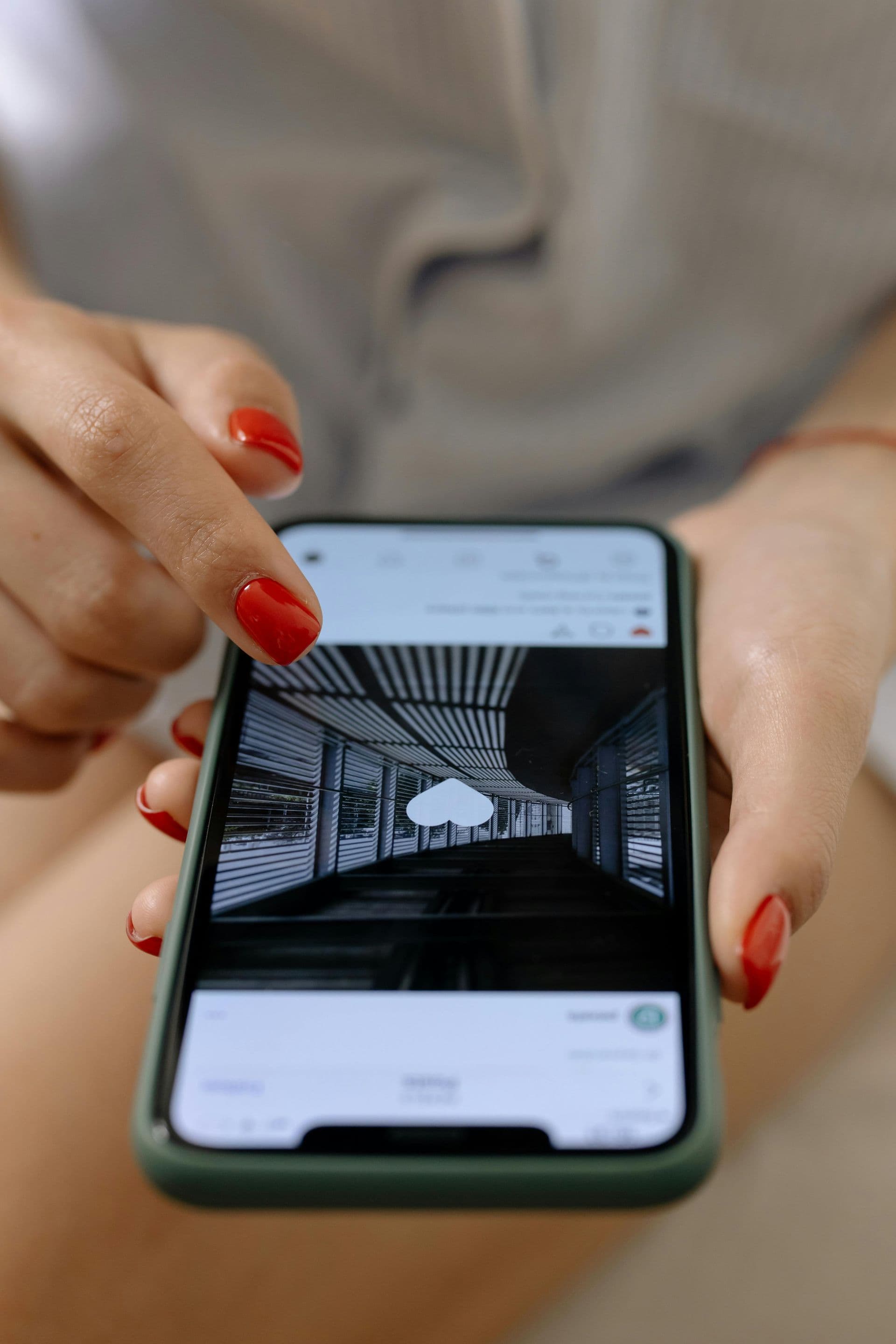 Instagram Introduces Poll Comments